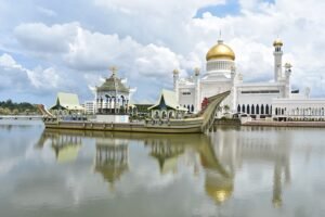 omar ali saifuddien mosque, bandar seri begawan, brunei