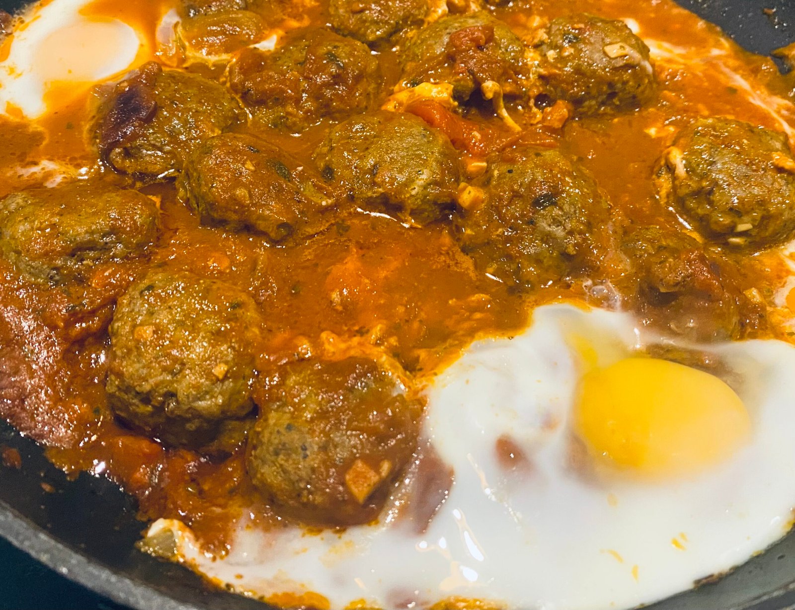 Tajine de kefta aux oeufs