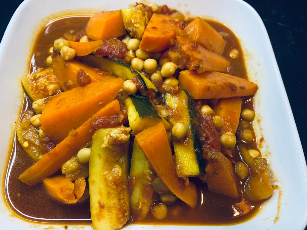 Tajine marocain, patates douces et légumes