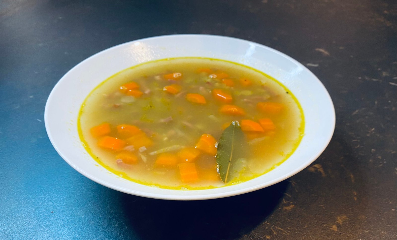 Hernesupp (Estonian split pea soup)