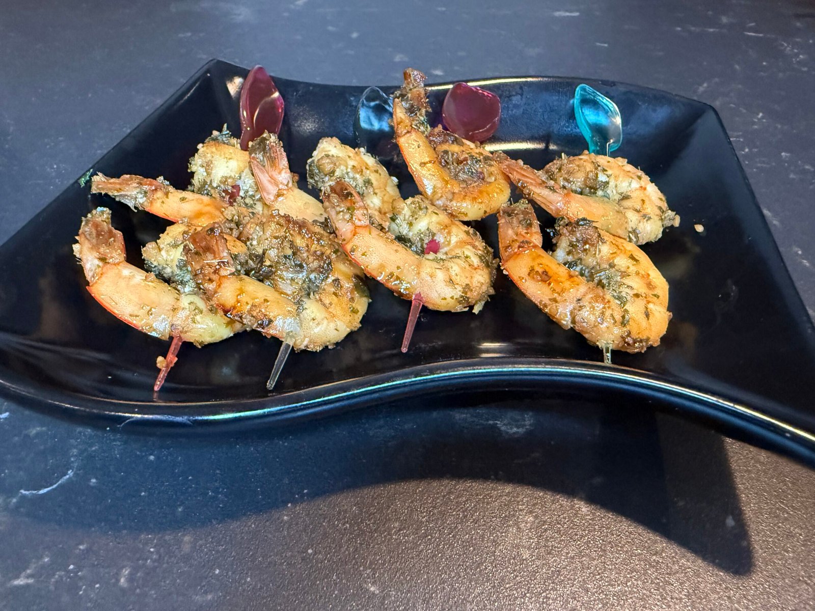 Brochettes de crevettes marinées à la citronnelle et au gingembre