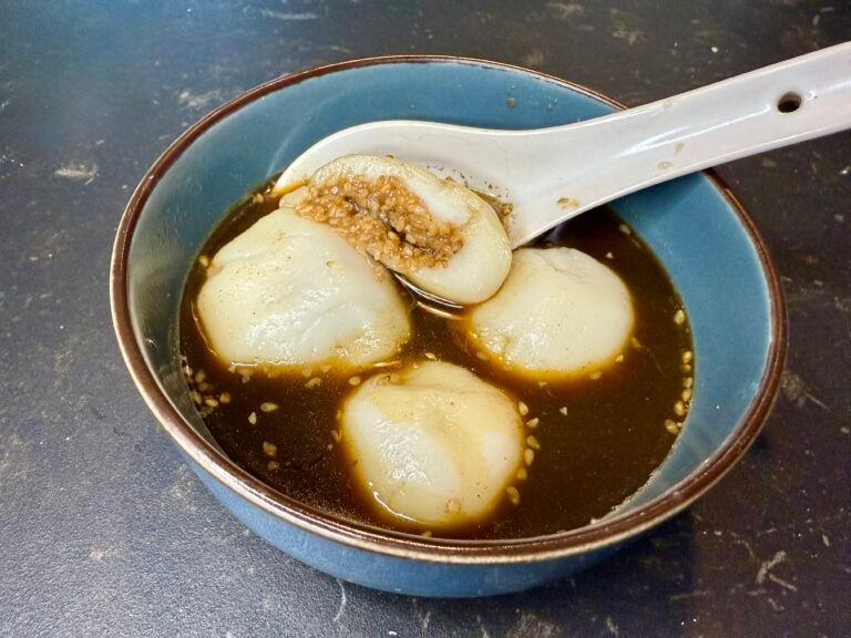 Tāng Yuán, raviolis sucrés au sésame noir pour le nouvel an chinois, Chine