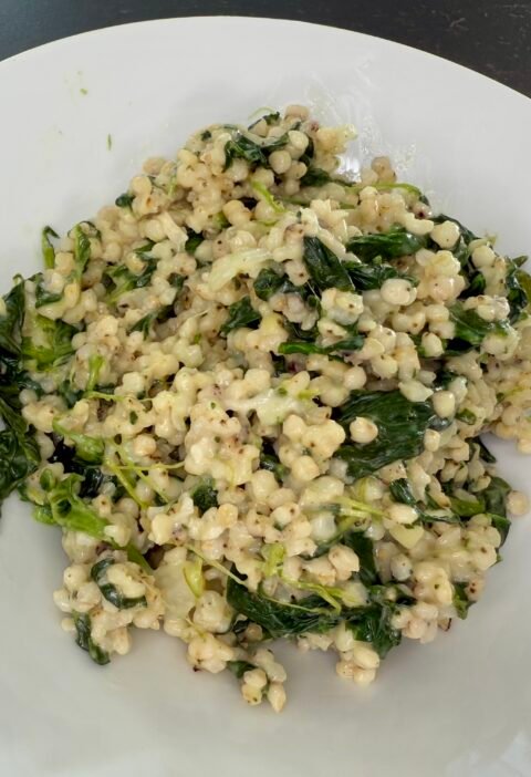 Risotto de sorgho aux épinards et au gorgonzola