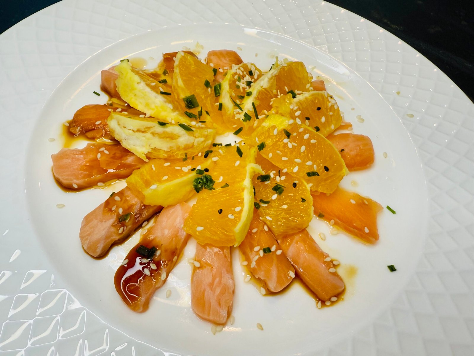 Sashimi de saumon aux agrumes, Japon.