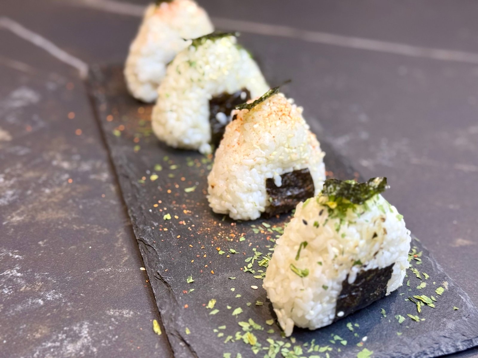 Onigiri, boulette de riz garnie du japon