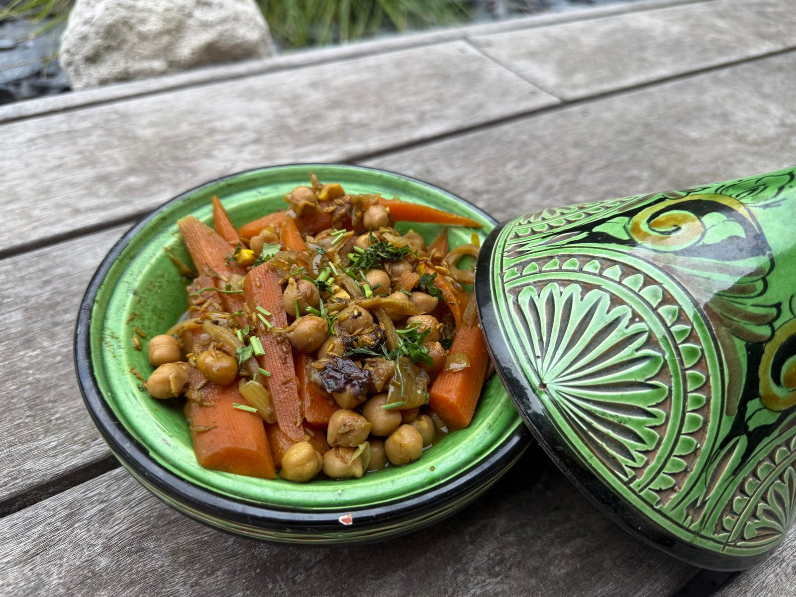 Moroccan tagine of carrots and chickpeas, gluten -free