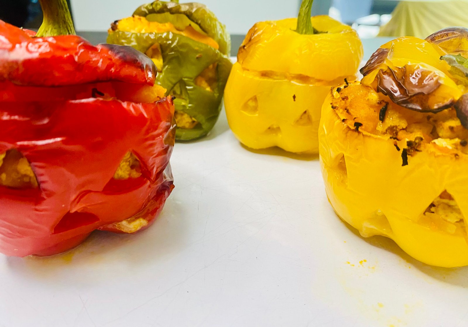 Poivrons farcis pour Halloween, sans gluten